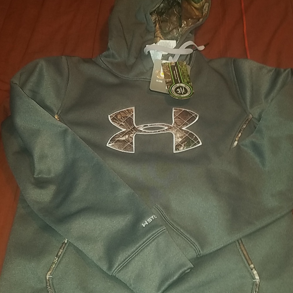 Under Armour Sweatshirt